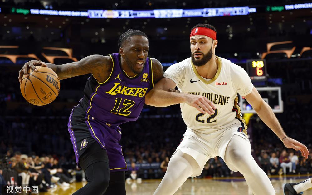 现代足球中 现代足球中